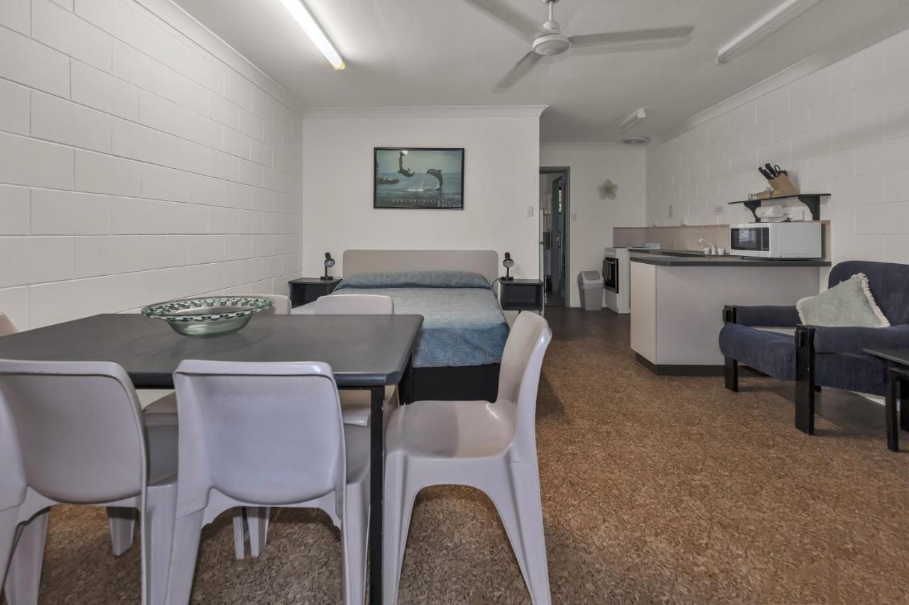 Balgal Beach Units Rollingstone Extérieur photo